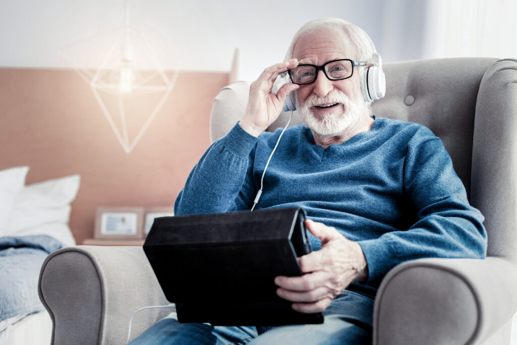 Stay Connected and Engaged with GrandPad: A Simplified Tablet for Dementia and Alzheimer’s: