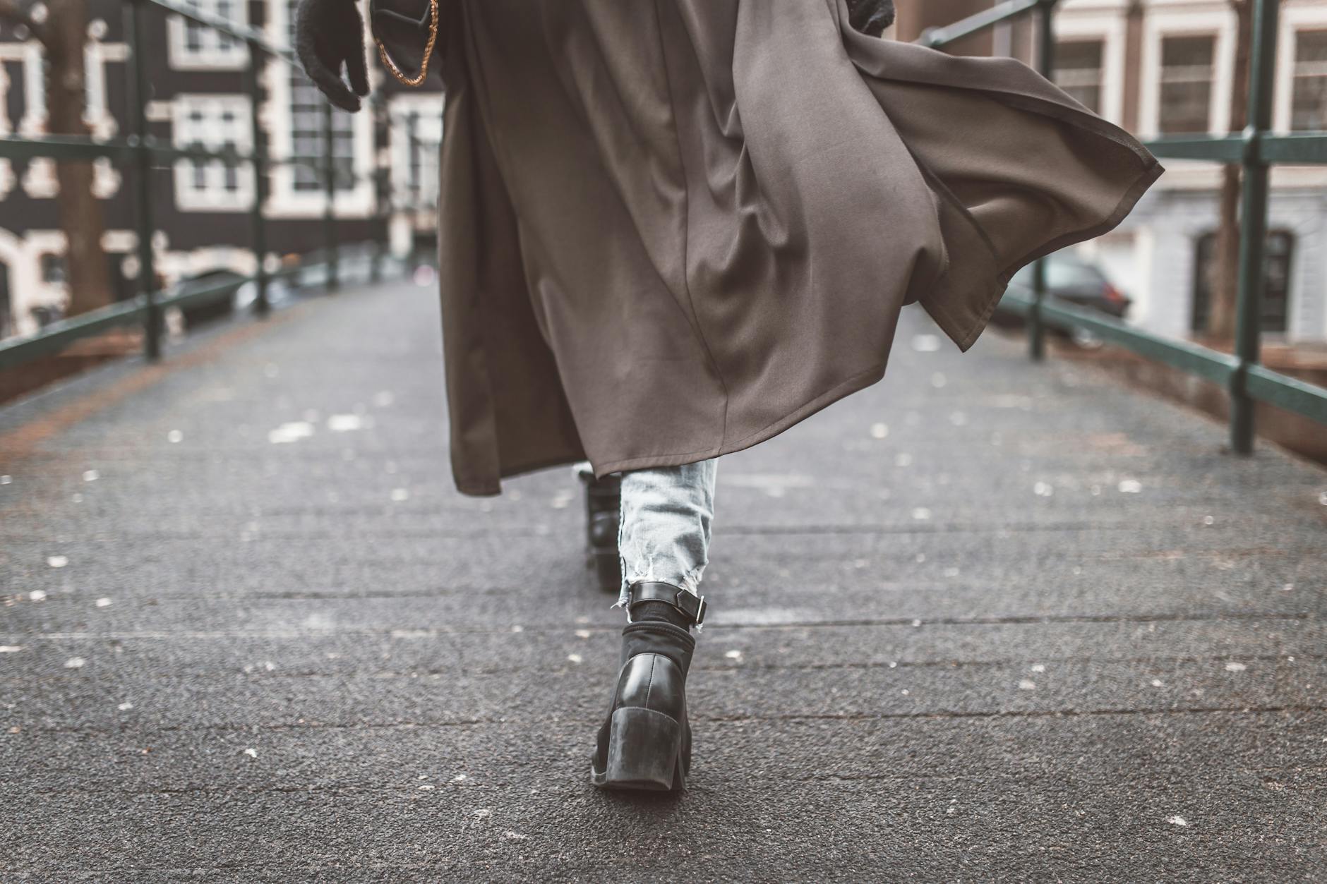 What Specific Gait Changes Occur in Parkinson's Disease?