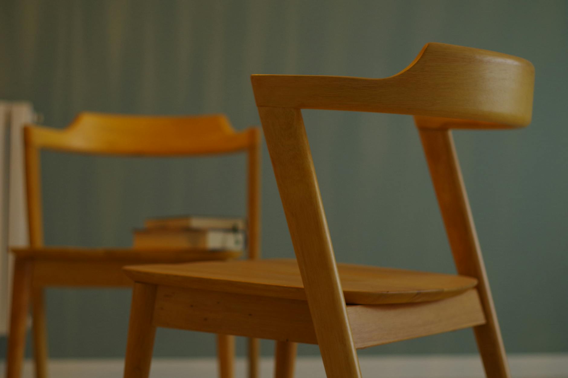 Dementia-Specific Chair Design Features That Work With Seat Height