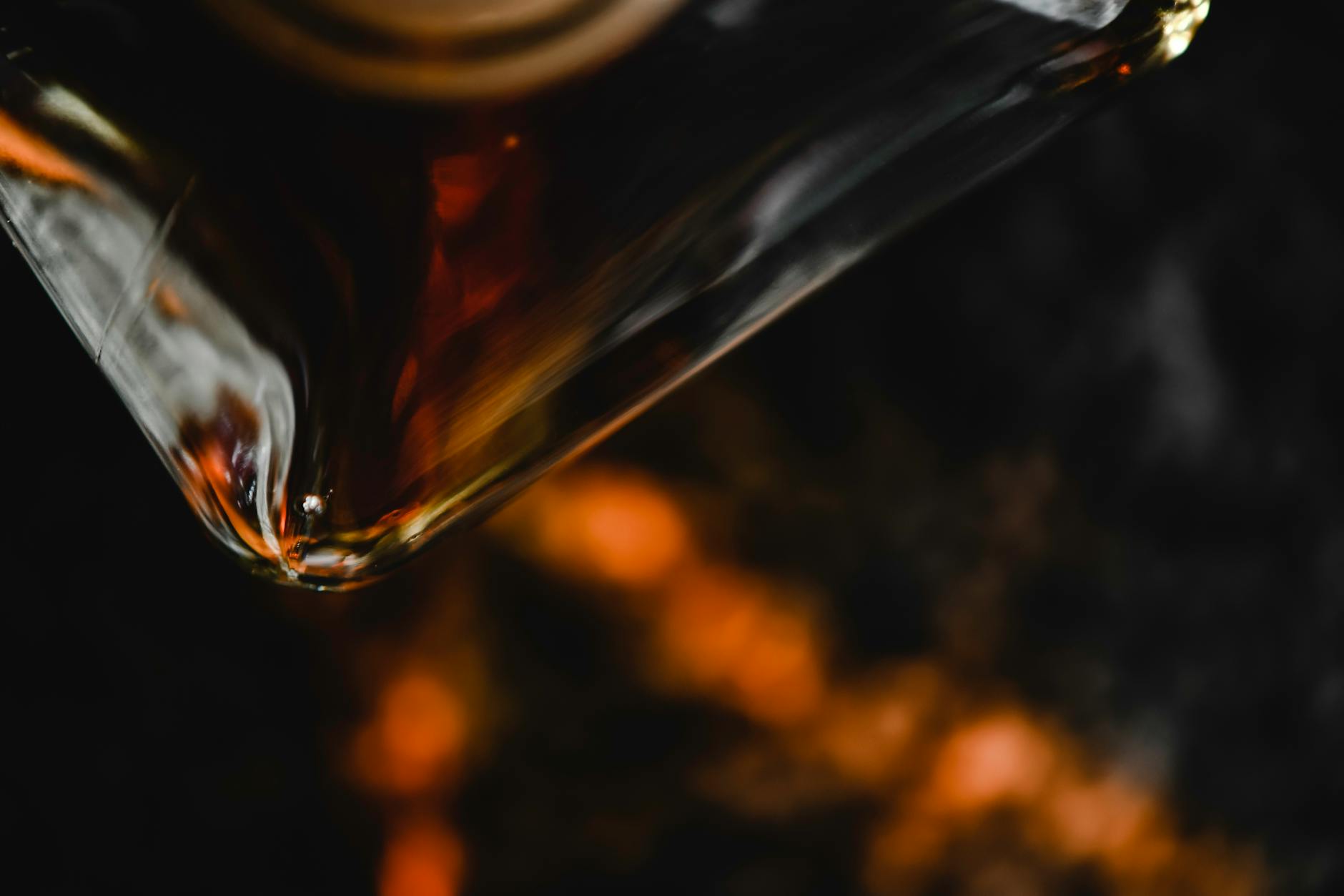 Does Midlife Alcohol Consumption Directly Raise Dementia Risk?