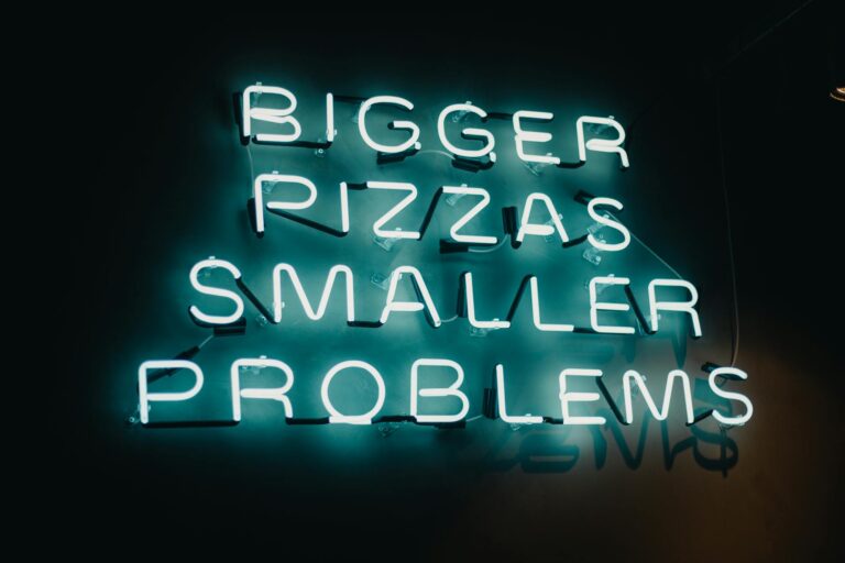 What are the signs of thyroid problems in older adults - Featured image