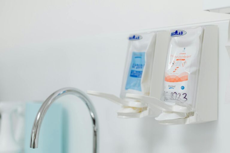 What's the Best Automatic Medication Dispenser for Dementia Care? - Featured image