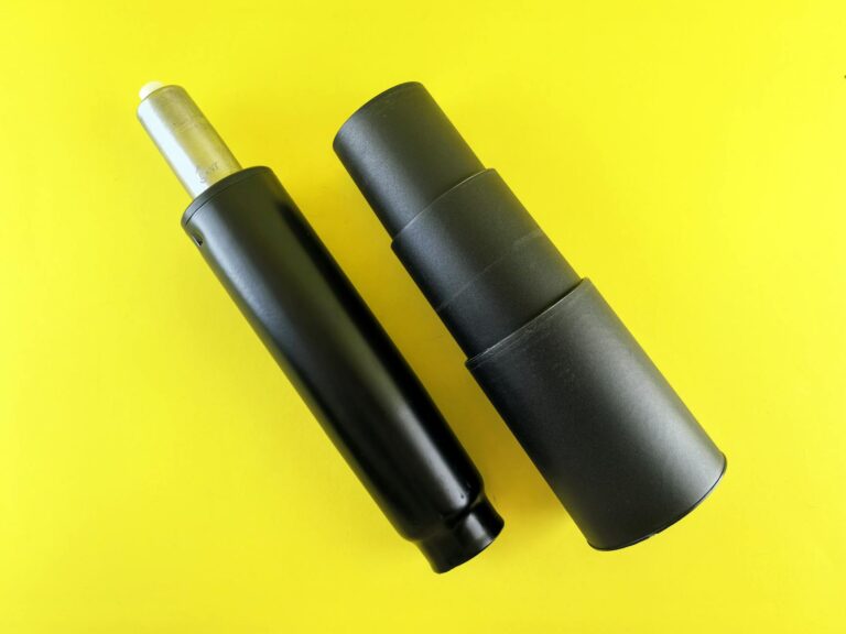 What's the Best Chair Height for People with Alzheimer's Disease? - Featured image