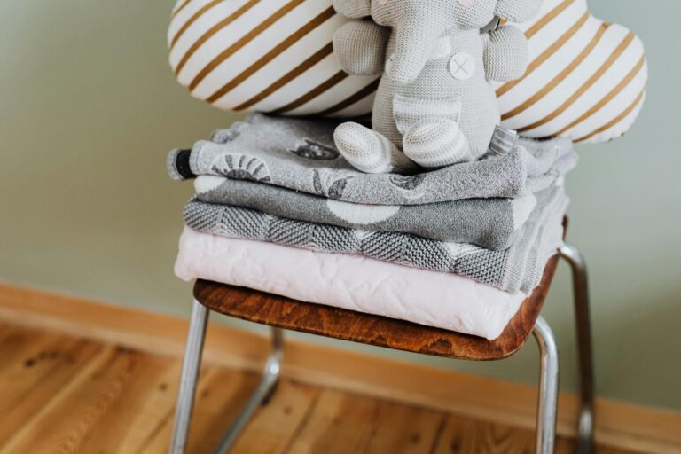 What's the Best Cushioned Chair for Alzheimer's Living Rooms? - Featured image