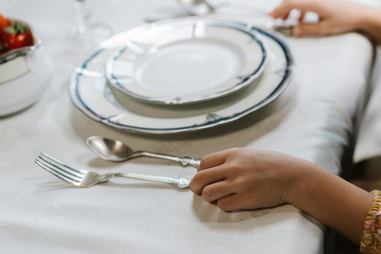 What's the Best Plate Guard for Dementia Dining? - Featured image