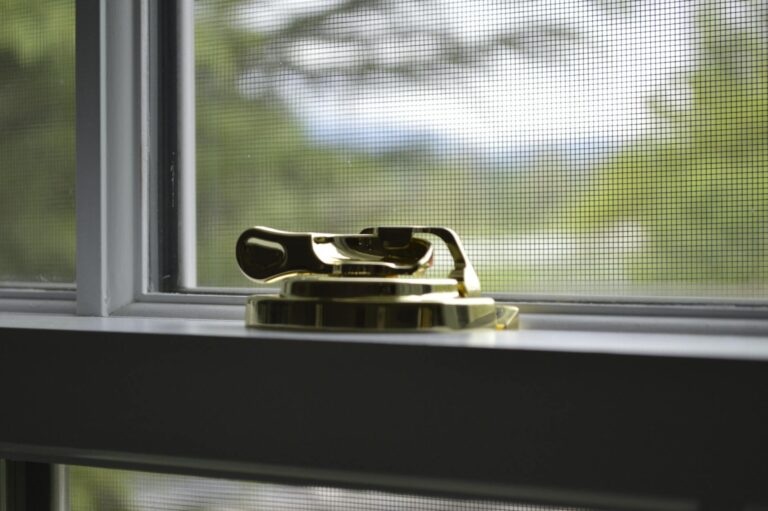 What's the Best Window Locks for Alzheimer's Safety? - Featured image