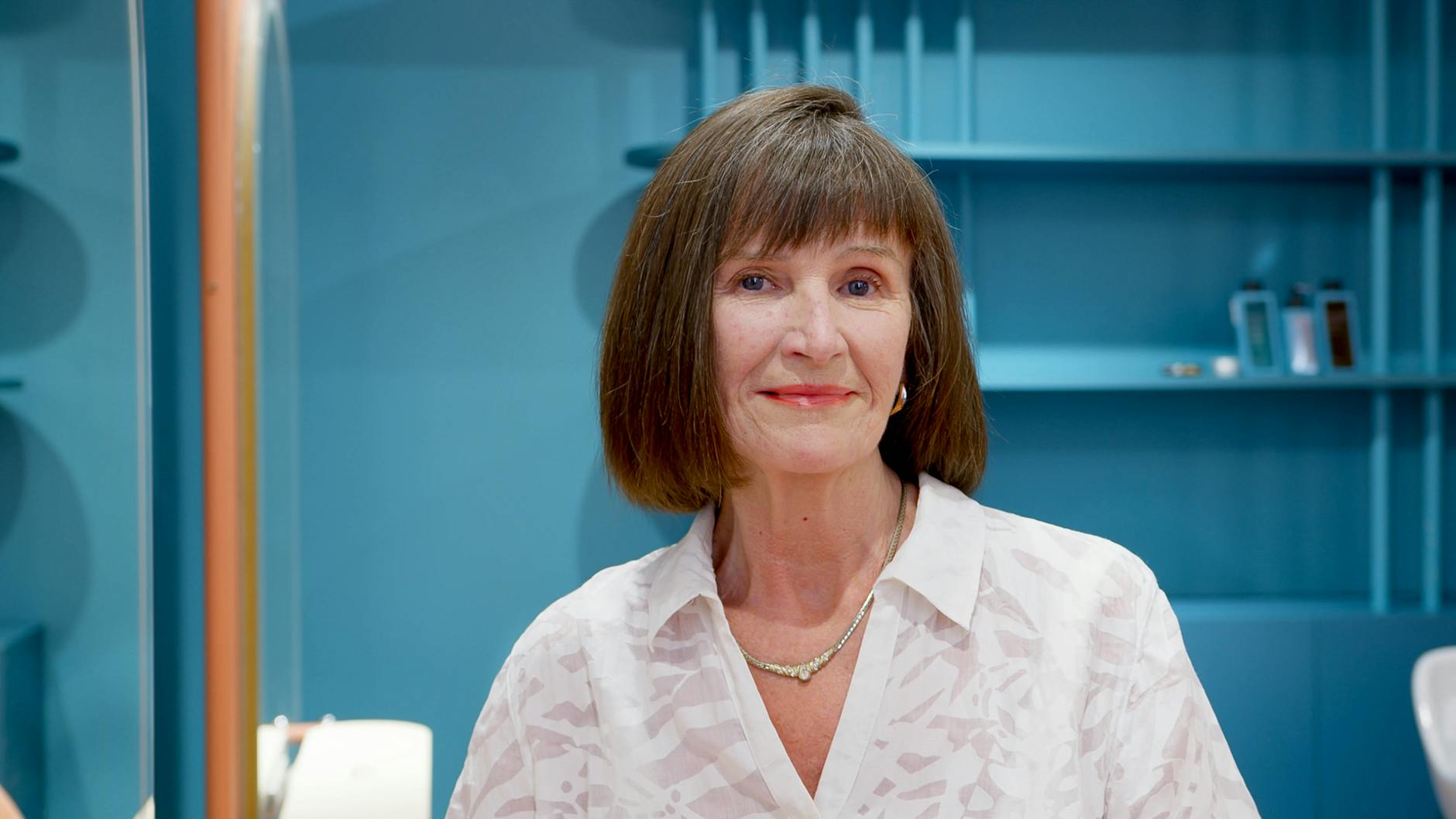 When Confidence Loss Leads to Dangerous Isolation