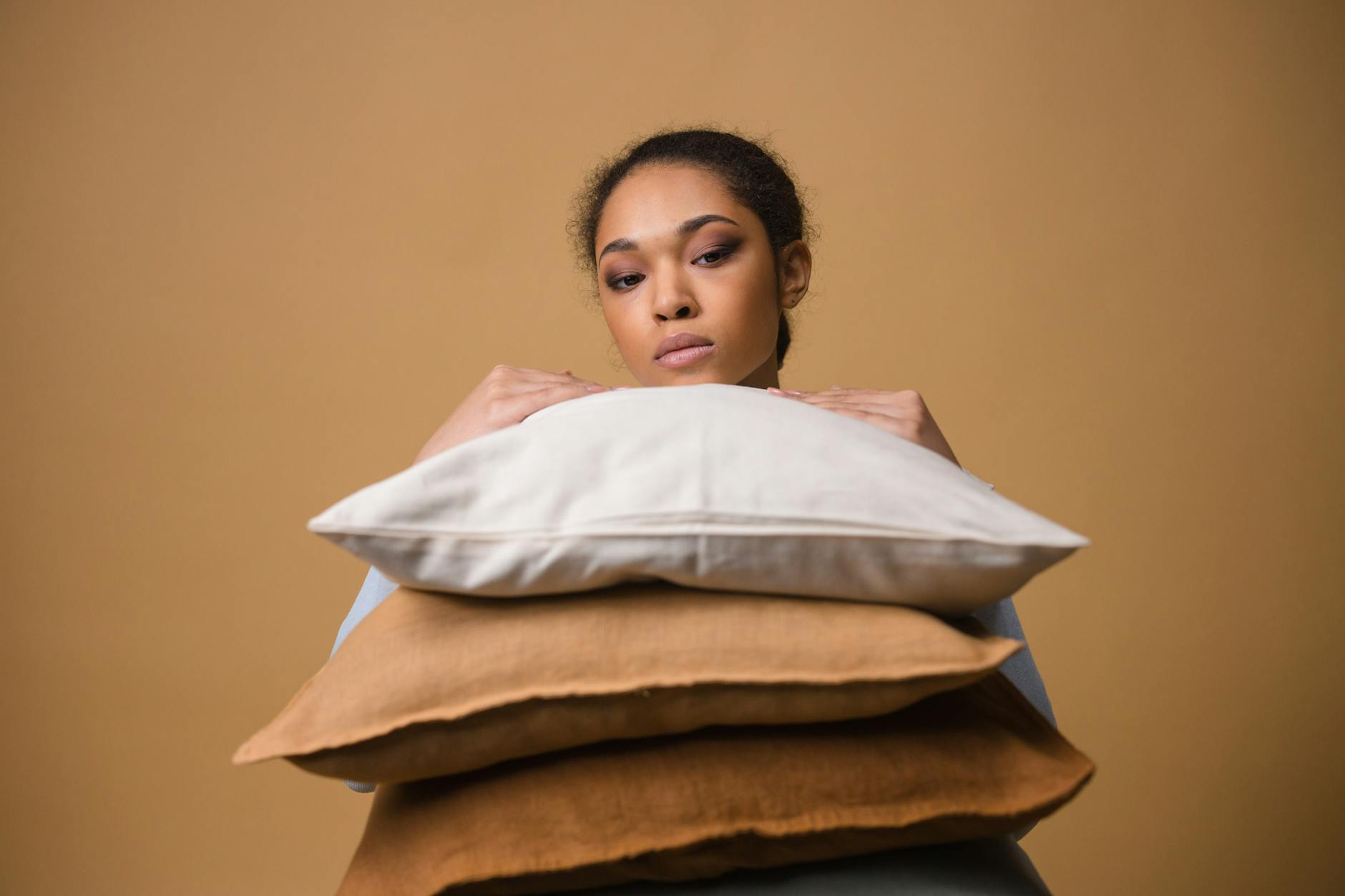 Which Cushion Cover Materials Are Best Suited for Alzheimer's Care Environments?