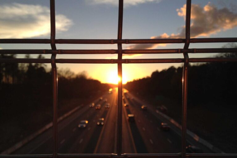 11 Symptoms of Lumbar Spine Instability That Can Affect Walking and Movement - Featured image