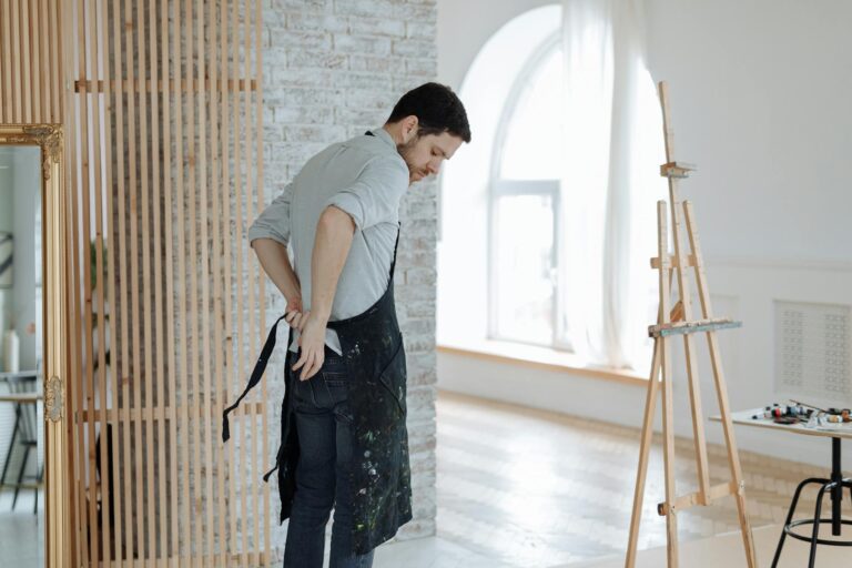 12 Causes of Lumbar Disc Degeneration That Often Appear With Aging - Featured image