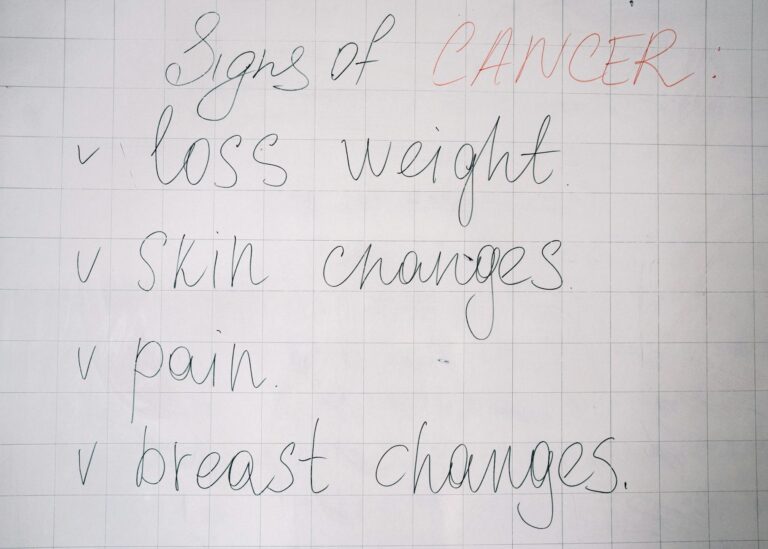 12 Risk Factors That Increase the Likelihood of Lumbar Spine Damage - Featured image