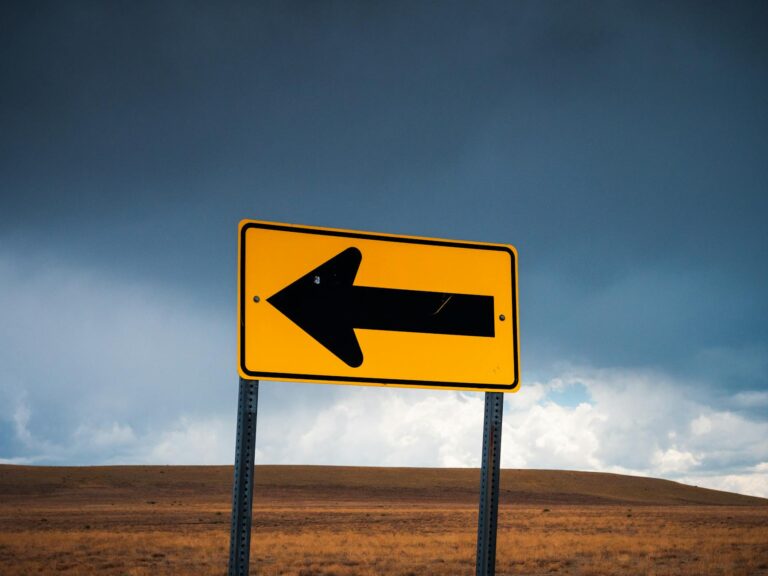 6 Warning Signs Your Lumbar Spine May Be Under Too Much Mechanical Stress - Featured image