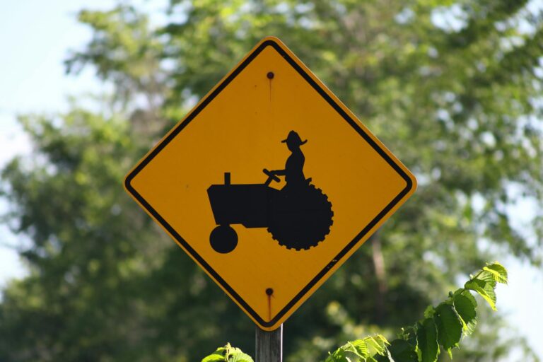 7 Warning Signs Your Disc May Be Bulging - Featured image