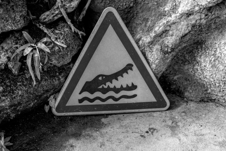 7 Warning Signs Your Herniated Disc May Be Getting Worse and Irritating Nerves - Featured image