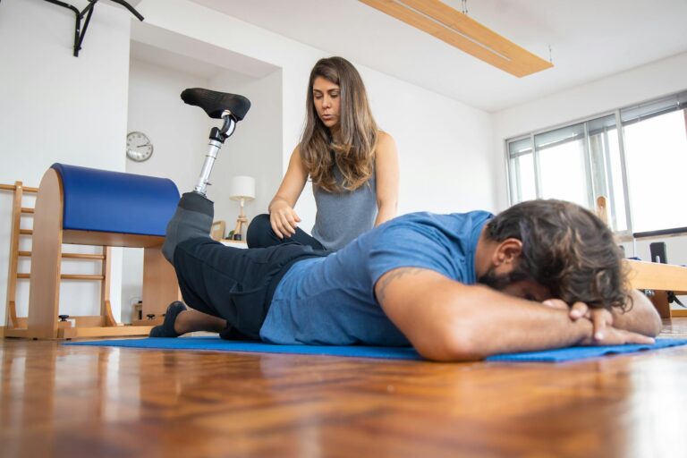 8 Exercises Used in Most Spine Rehabilitation Programs - Featured image