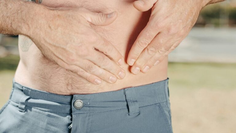 9 Signs of Lumbar Pain - Featured image