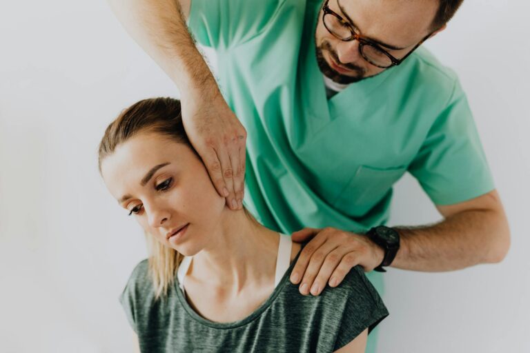9 Signs of Spine Degeneration - Featured image