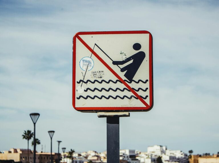 9 Warning Signs Your Spine May Be Experiencing Degenerative Changes - Featured image