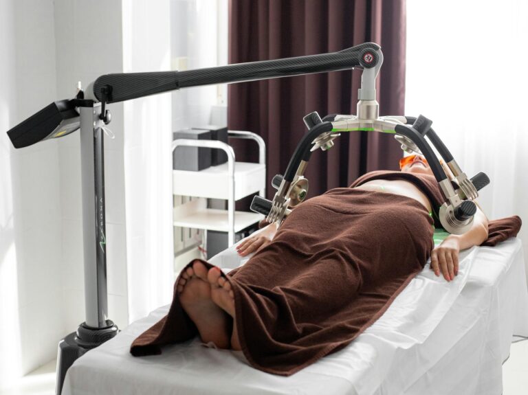Blue Light Therapy Explained What It Means For Breakouts - Featured image