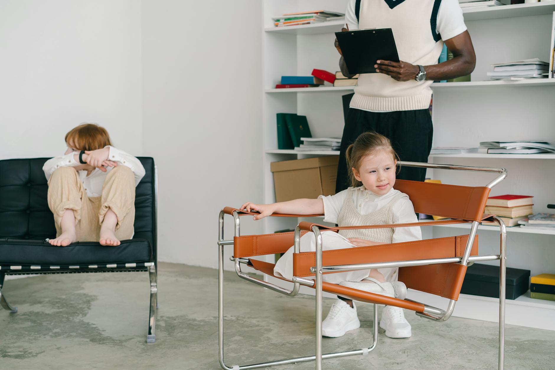 Cocoon-Shaped Seating and Psychological Comfort During Vulnerable Moments