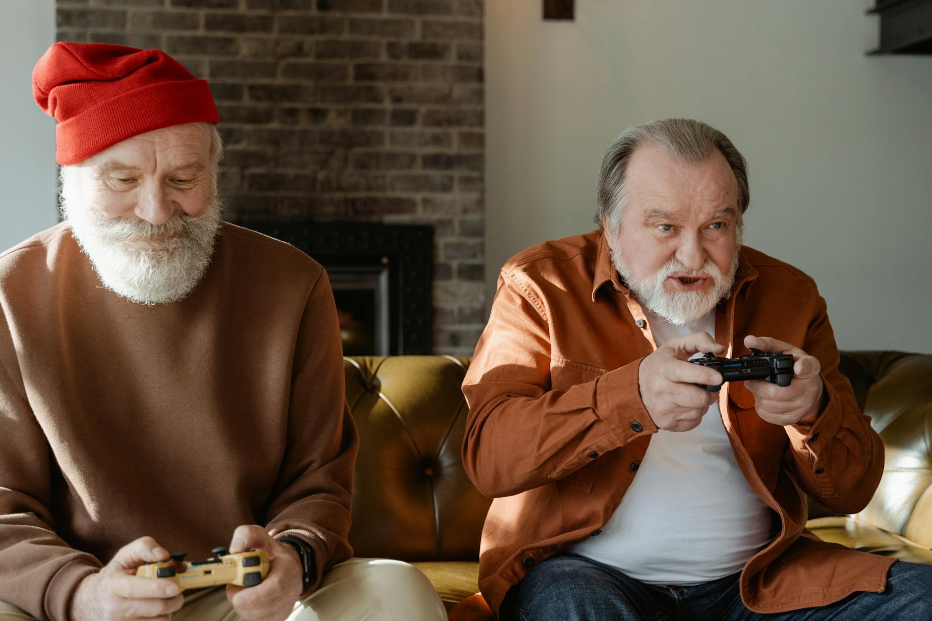 Controlled Knee Raises and Traditional Crunches—The Important Difference