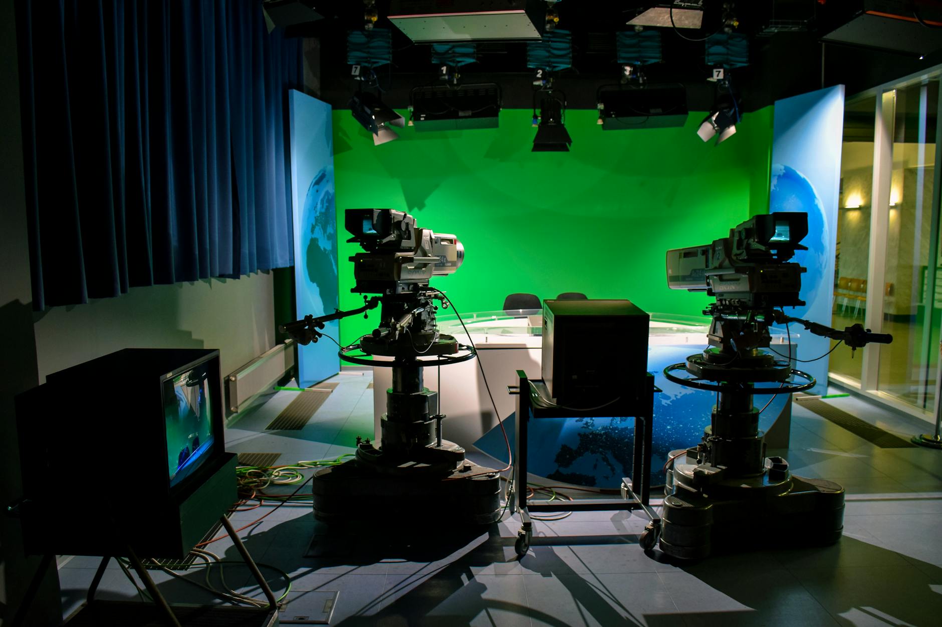 Creating the Right Television Environment for Comfort During Extended Sitting