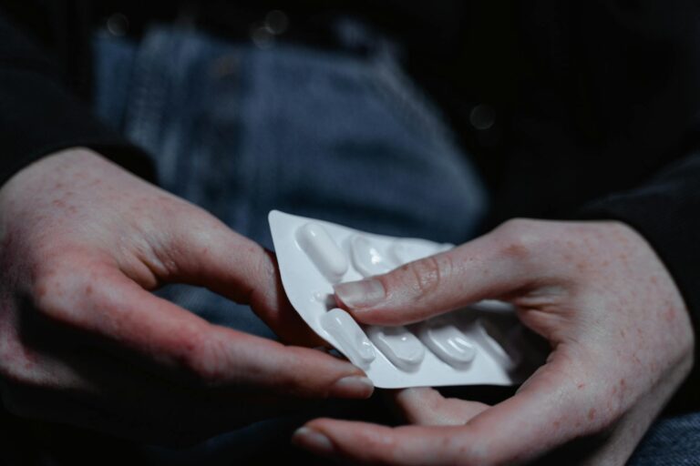 Drug Treatment Linked to Slower Brain Atrophy in Alzheimer's - Featured image