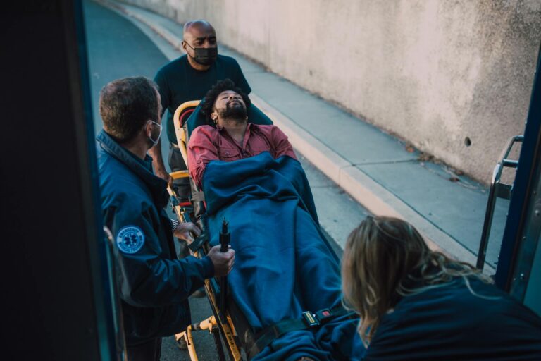 Emergency Crews Rush to LaGuardia After Mysterious Plane Incident - Featured image