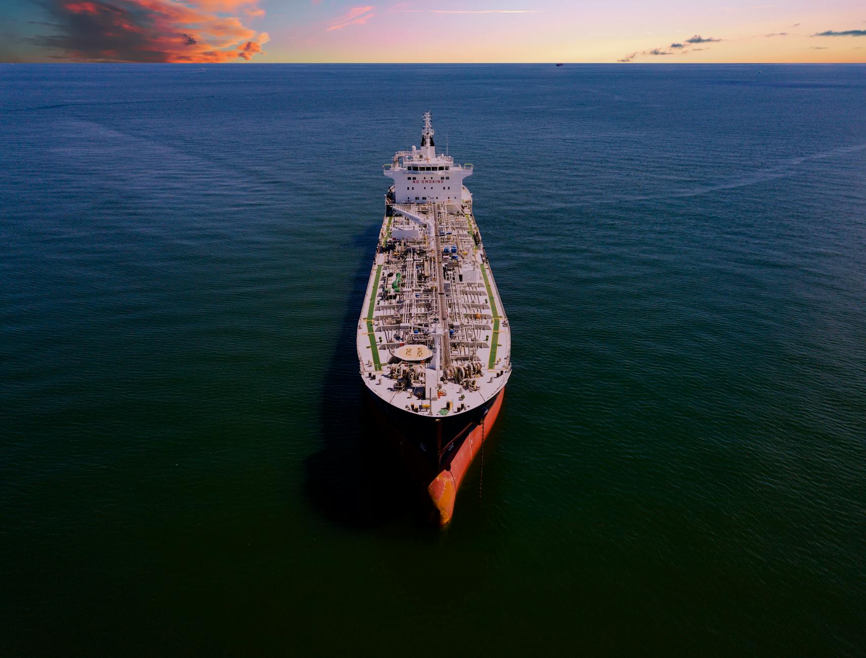 How Did Reagan's Tanker War Strategy Differ From Today's Direct Military Approach?