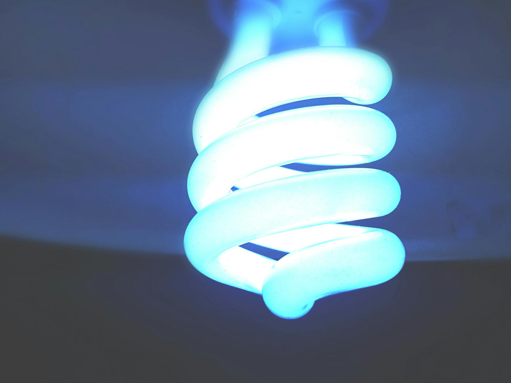 How Does Blue Light Therapy Actually Work on Breakouts?