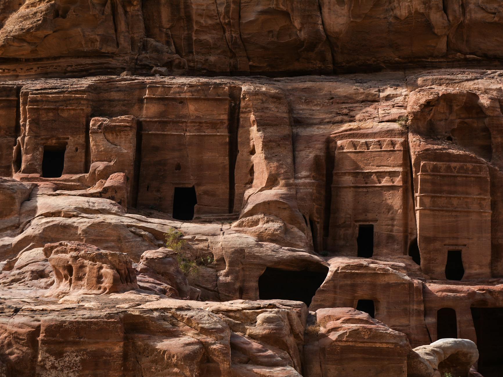 How Does Jordan Navigate Between Iran and Its Regional Adversaries?