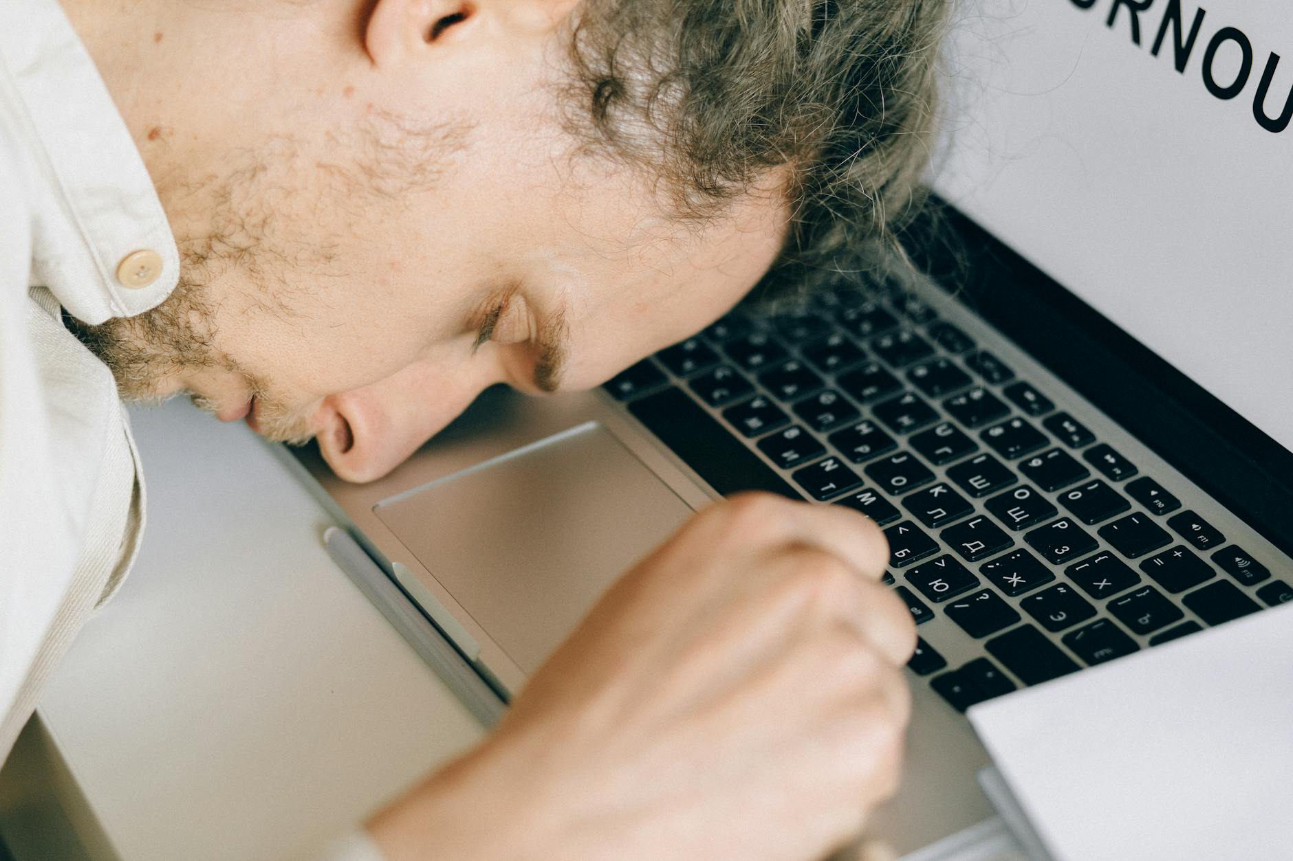 How Does Stress Trigger the Hormonal Chain That Causes Breakouts?