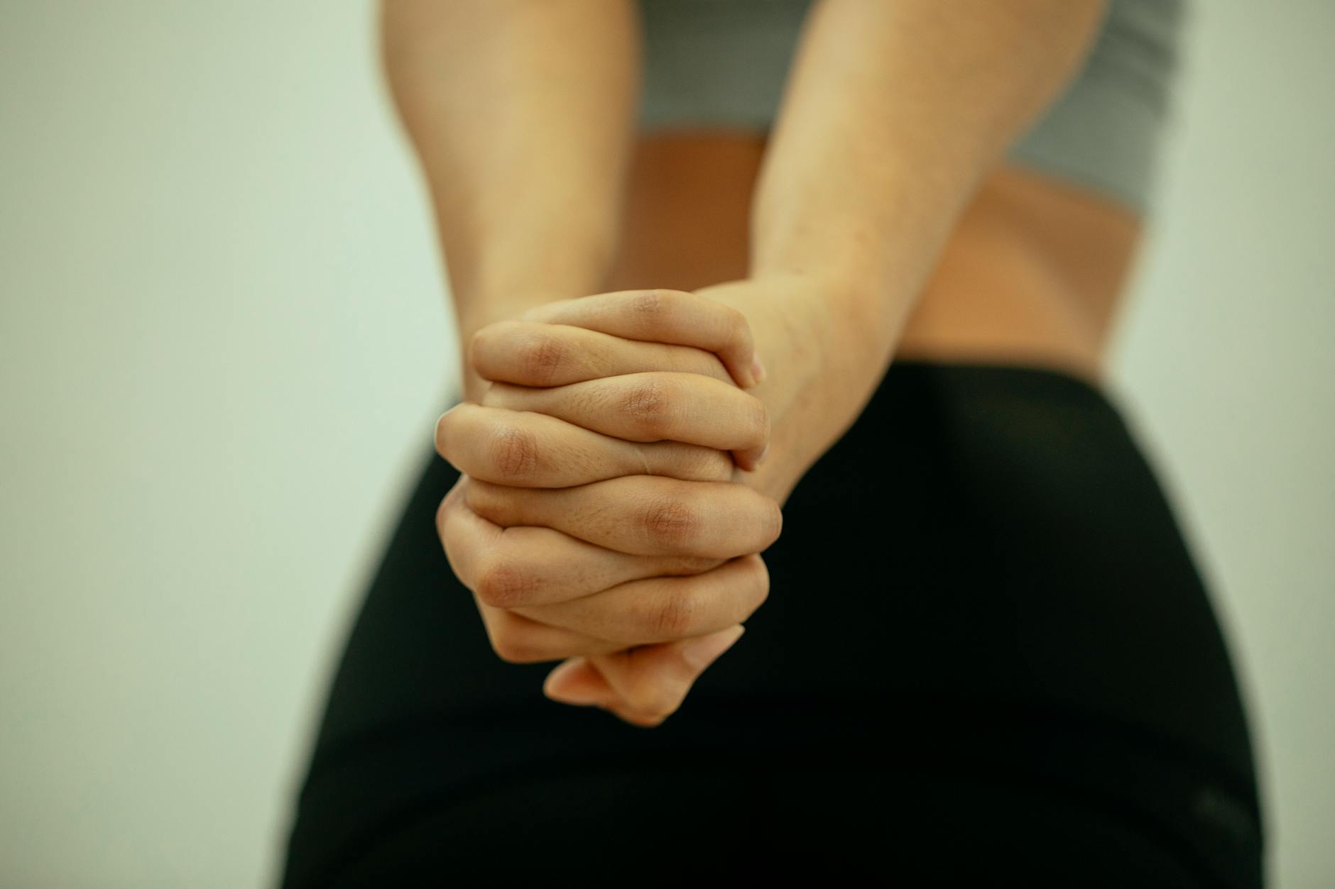 How Pelvic Instability Symptoms Differ From Sciatica Pain Patterns