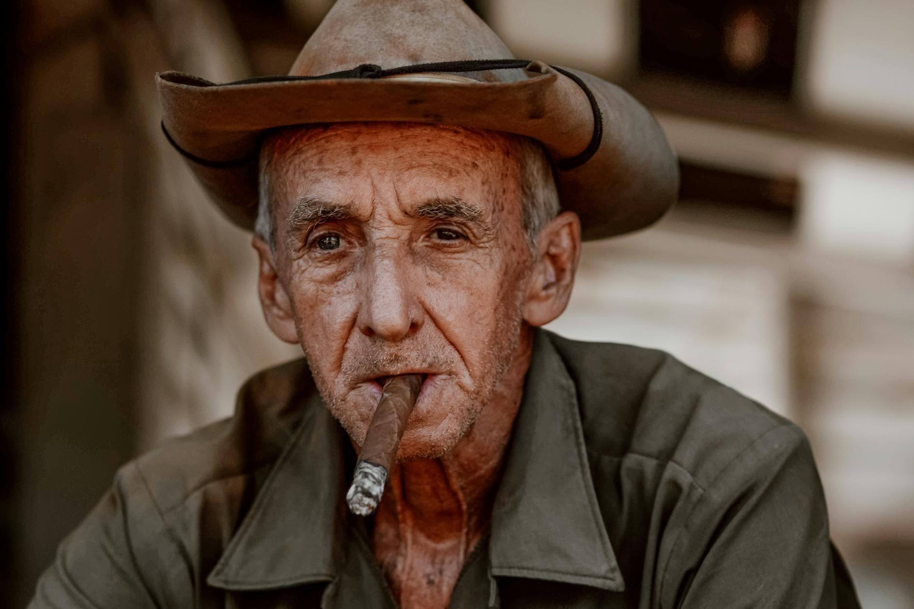How Smoking and Genetics Quietly Compound Spinal Degeneration