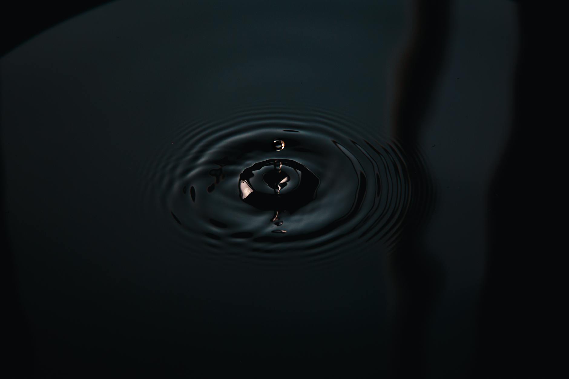 How Water Molecules Create Skin Radiance and What