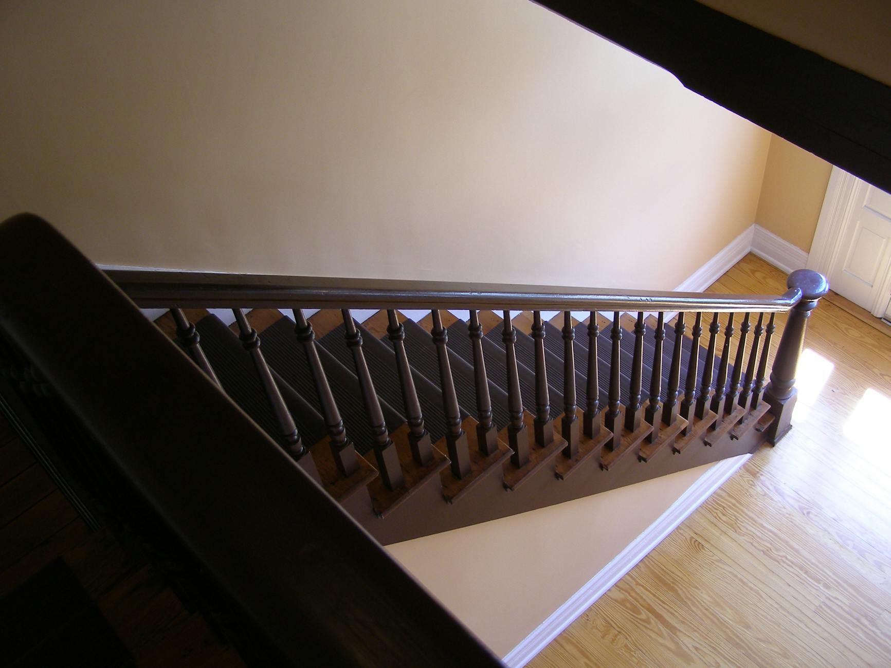 Leg Buckling, Stair Difficulty, and the Strength That Is Not Actually Lost