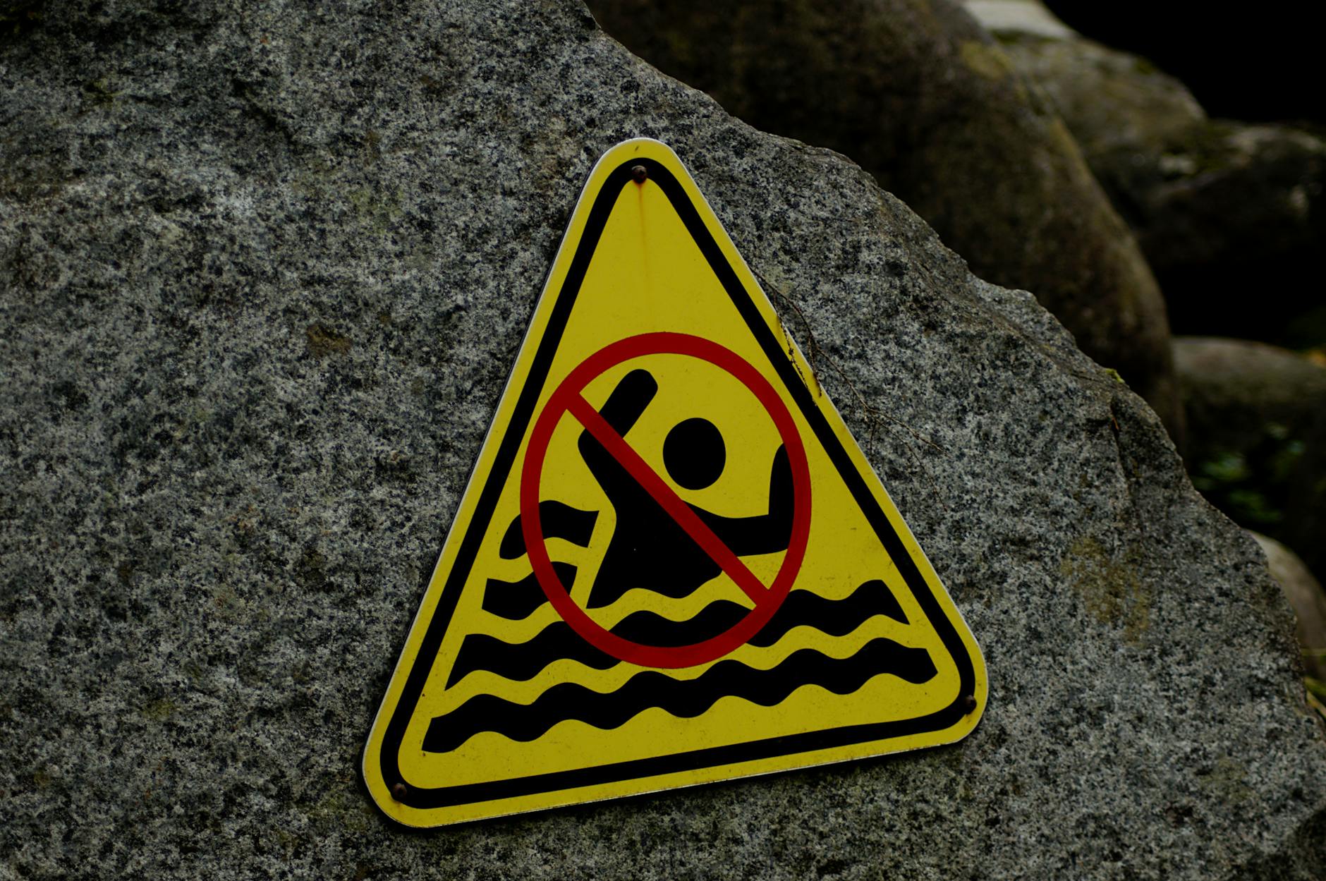 Specific Behavioral Warning Signs Beyond Personality Shifts