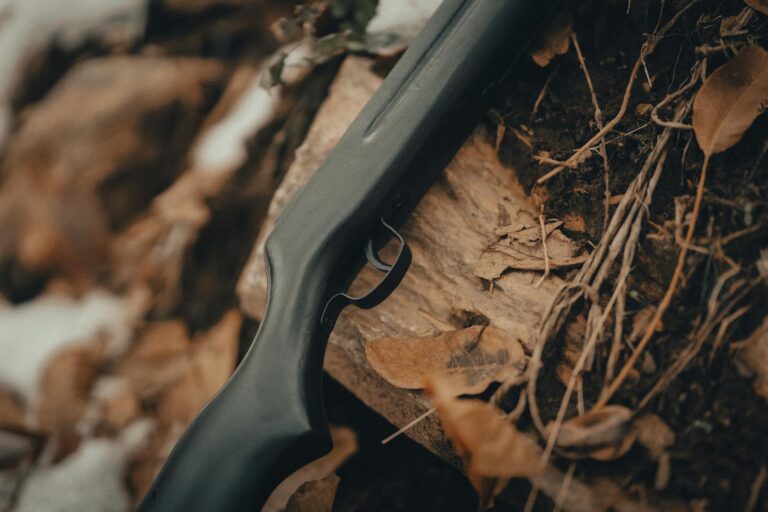 The Food Triggers Behind Migraines That Your Neurologist Wants You to Track - Featured image