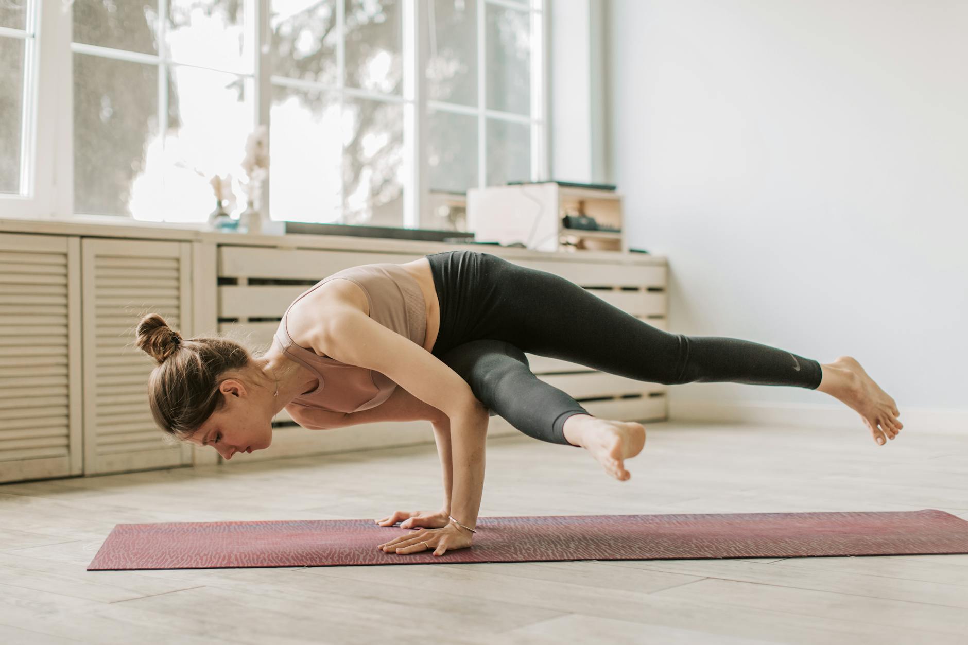 The Neurological Benefits of Controlled Core Stability for Brain Health
