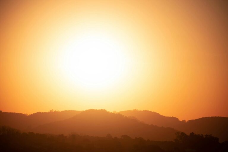 Weather Alert Issued as Heat Conditions Intensify - Featured image