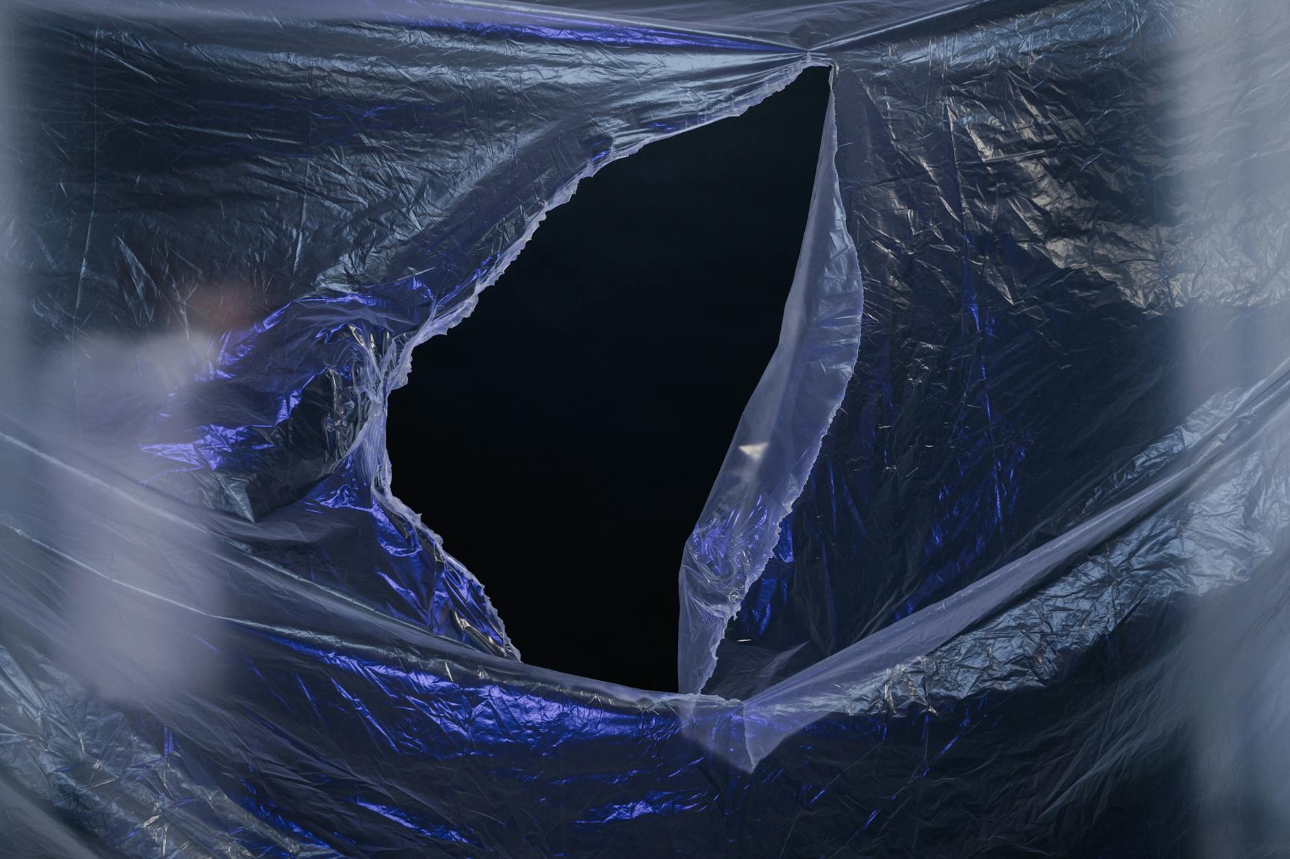 What Happens Inside Your Spine When You Lift Wrong?