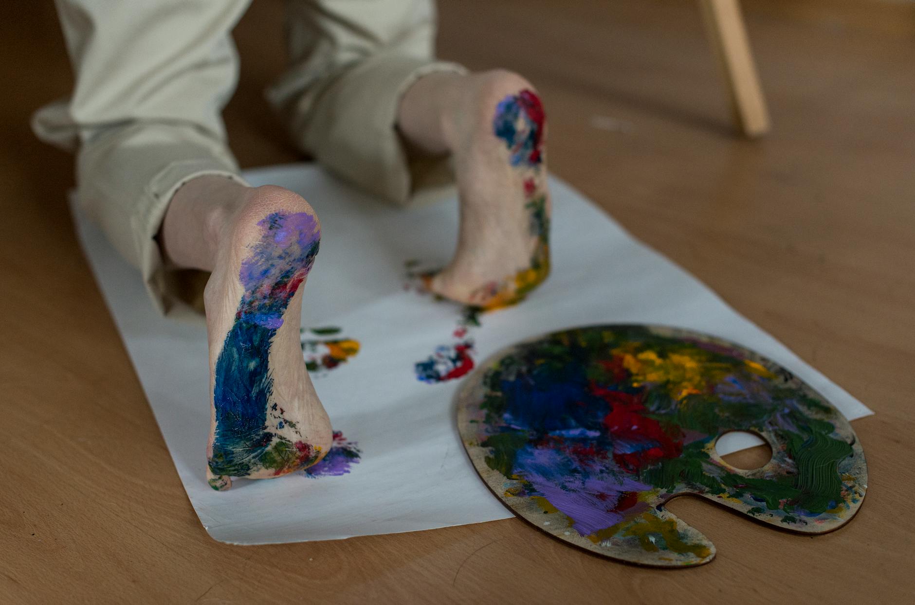 Which Art Therapy Activities Work Best for Dementia Patients at Different Stages?