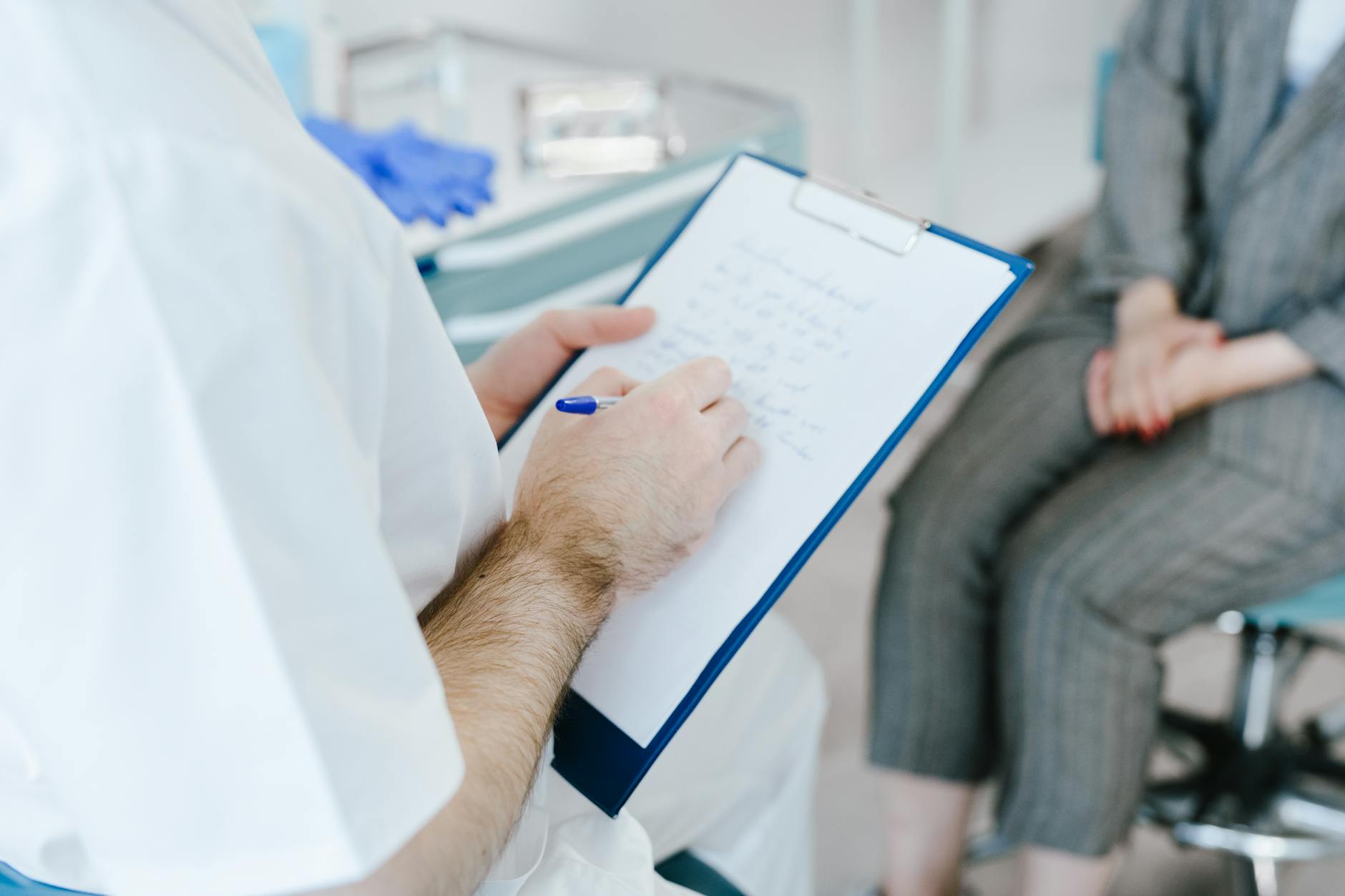 Why Dementia Patients Stand Abruptly and What Triggers It