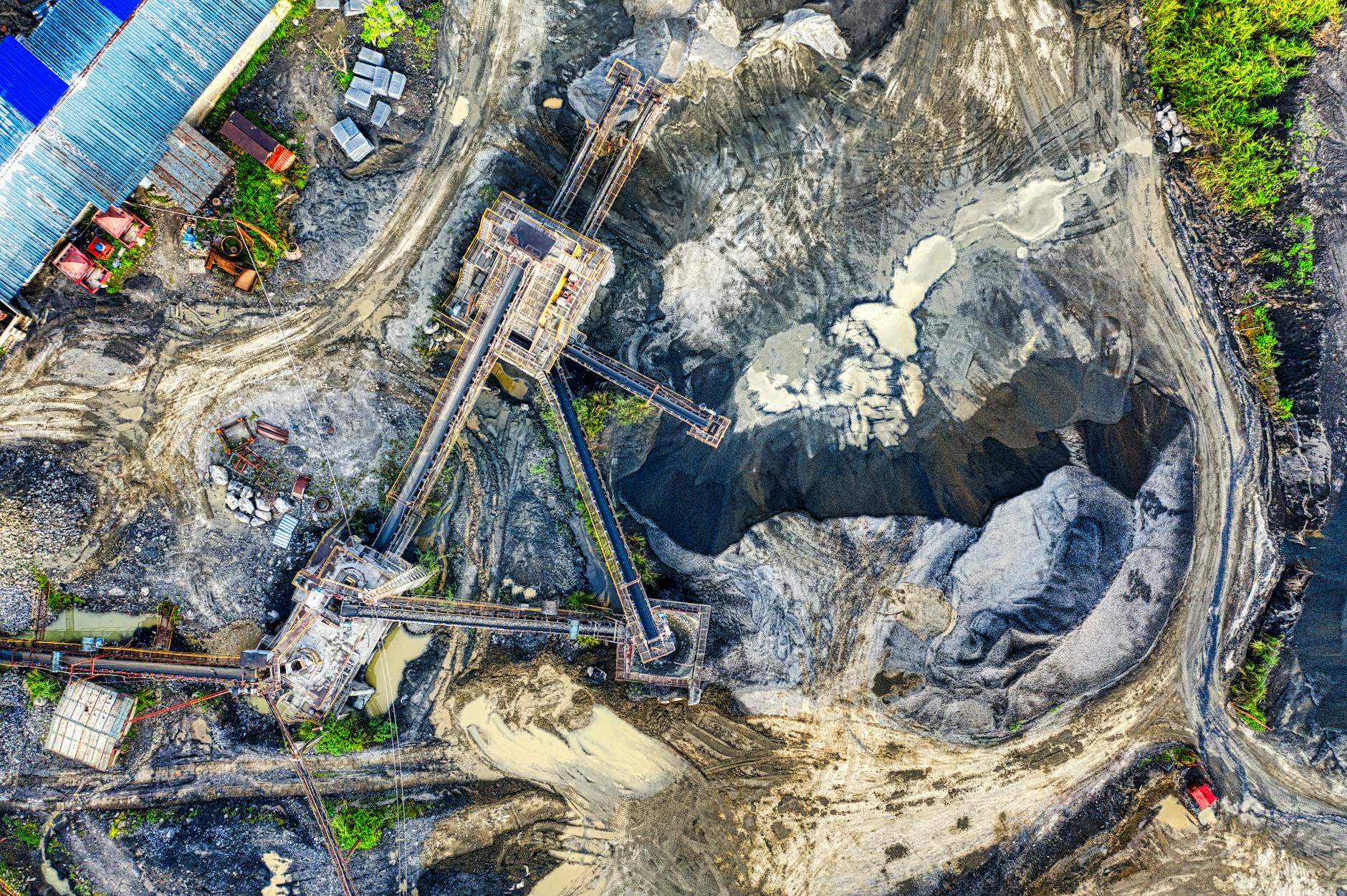Why Did Iran Resort to Mining as a Strategic Tactic?