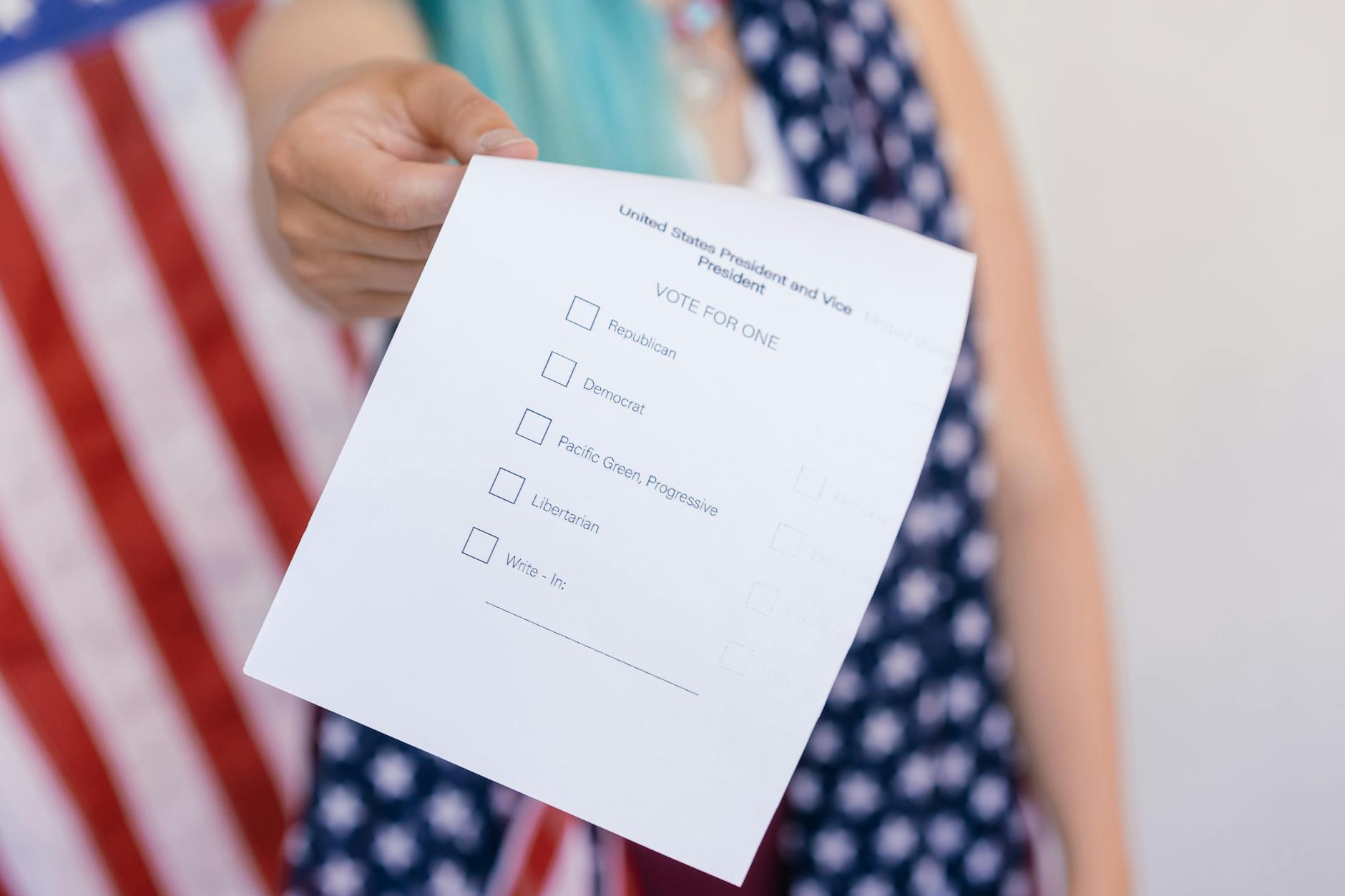 Why Does the Republican Party Regard Massie as a Traitor?