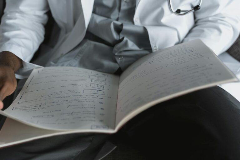 Doctors Say reading daily is the Easiest Way to Lower Dementia Risk - Featured image