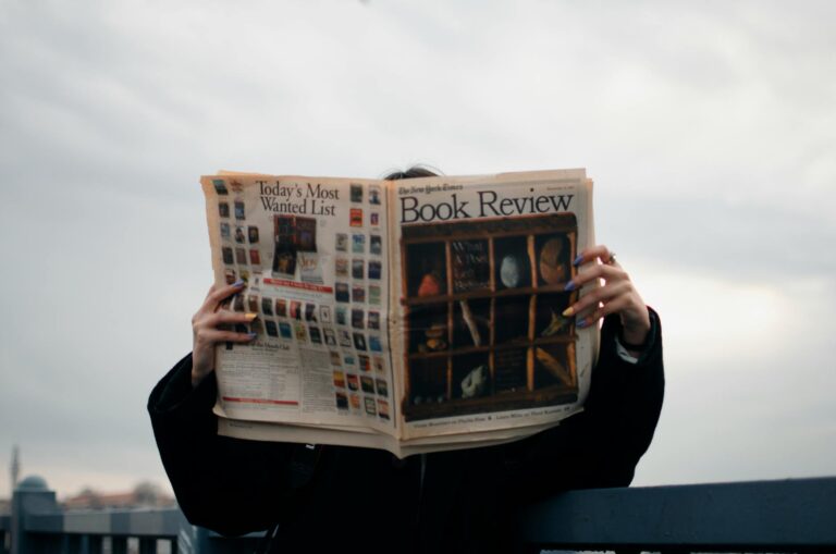 Doctors Say reading daily is the Easiest Way to Lower Dementia Risk - Featured image