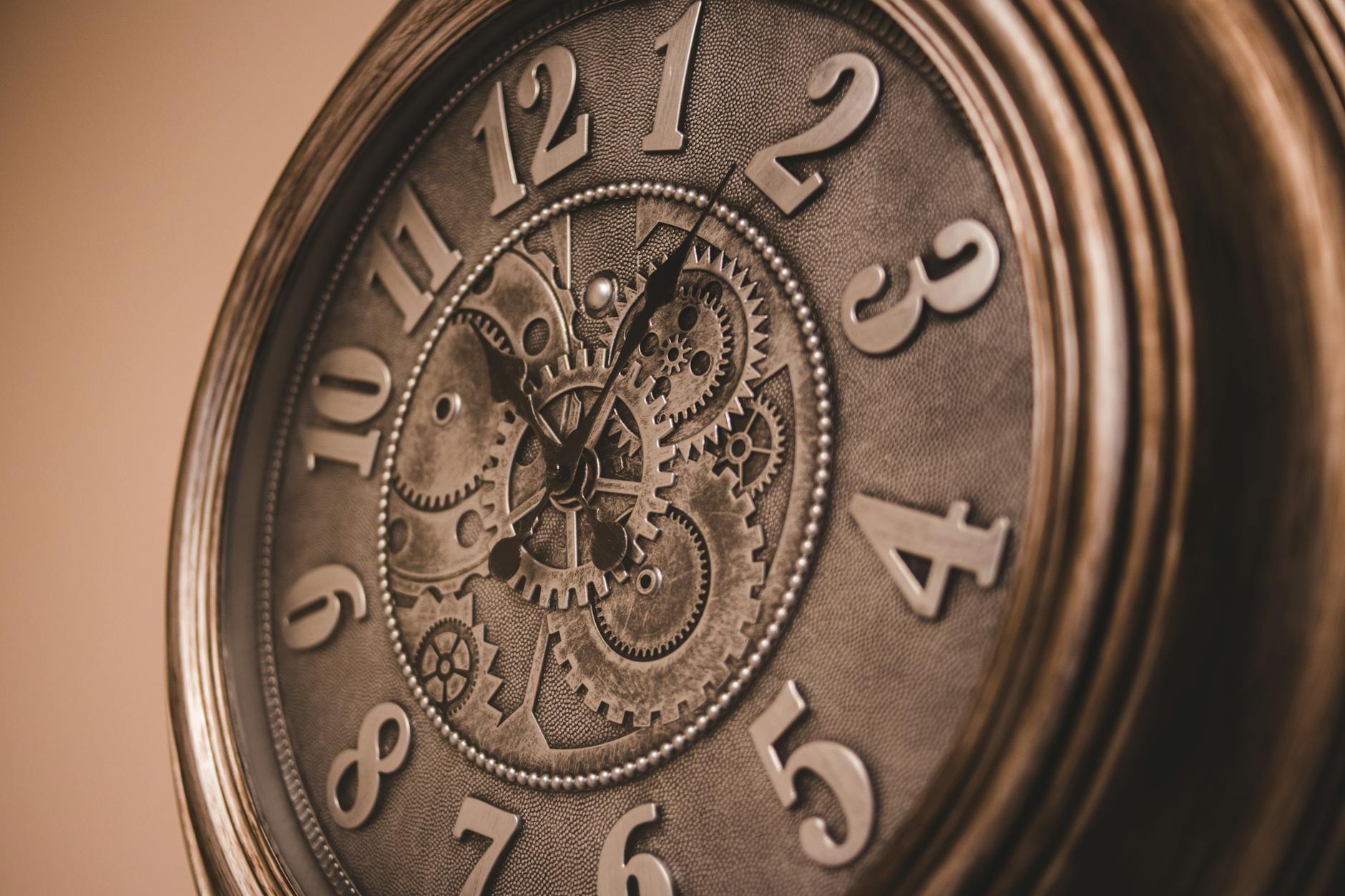 Family History and Personalized Timing for Cognitive Evaluation