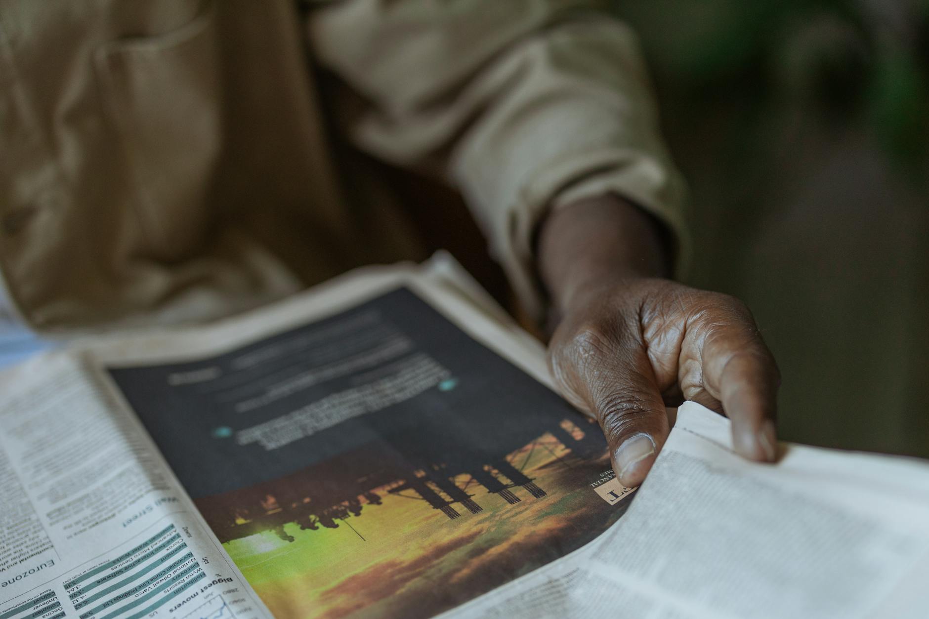 How Does Daily Reading Protect Cognitive Function?
