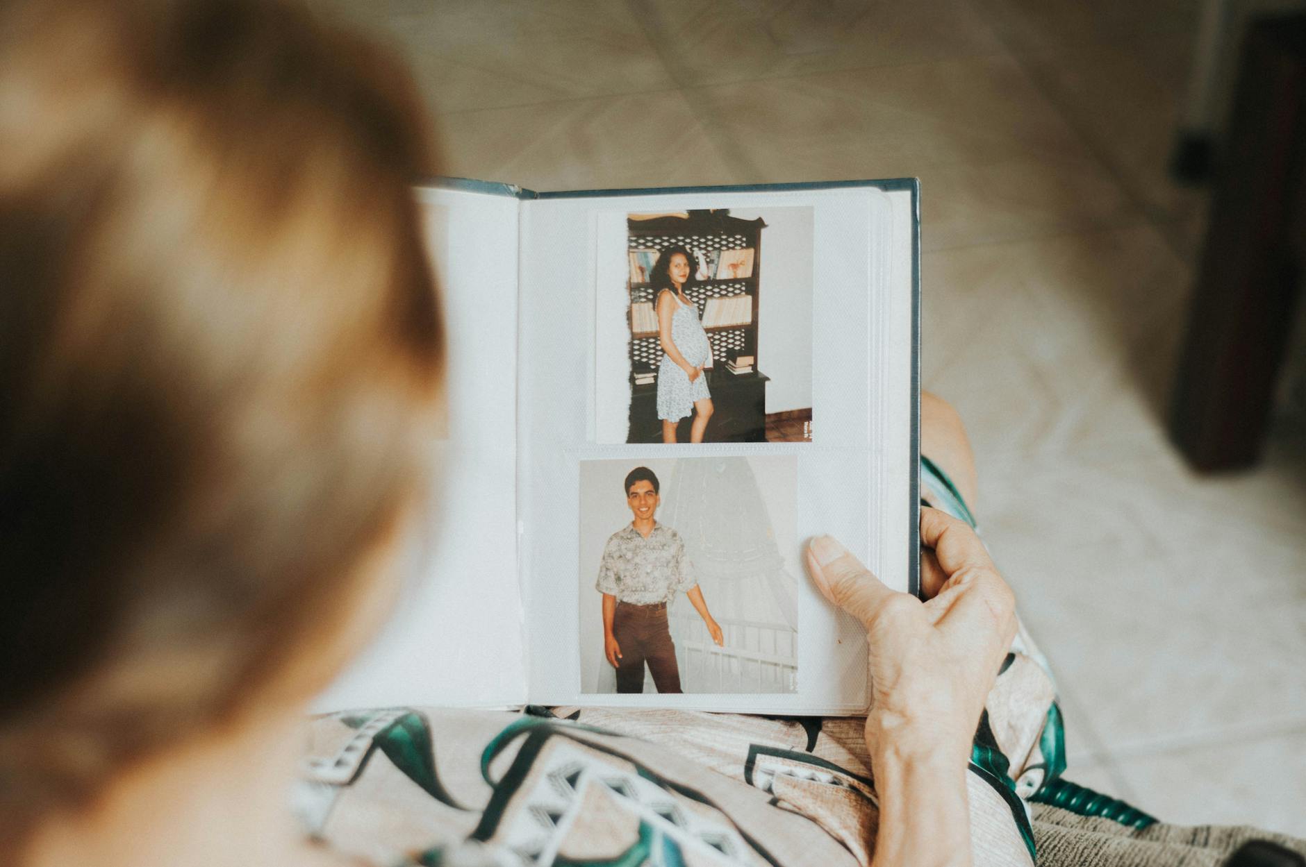 How Does Memory Decline Typically Progress in Alzheimer's Disease?